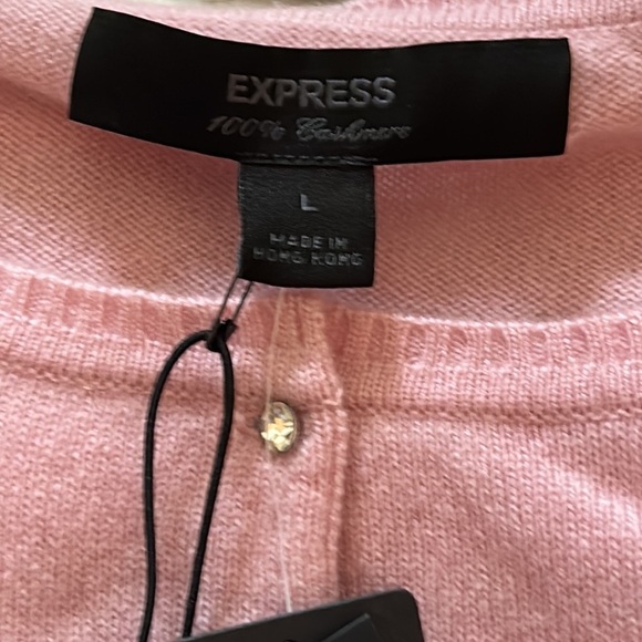 NWT Express Women’s Pink Soft Button Up Sweater Size Large - Picture 3 of 4
